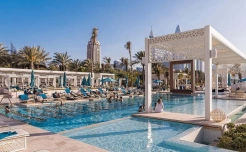 Бассейн в Перл Джумейра