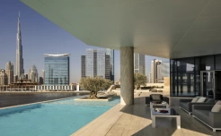 Зона отдыха в Dubai Water Canal