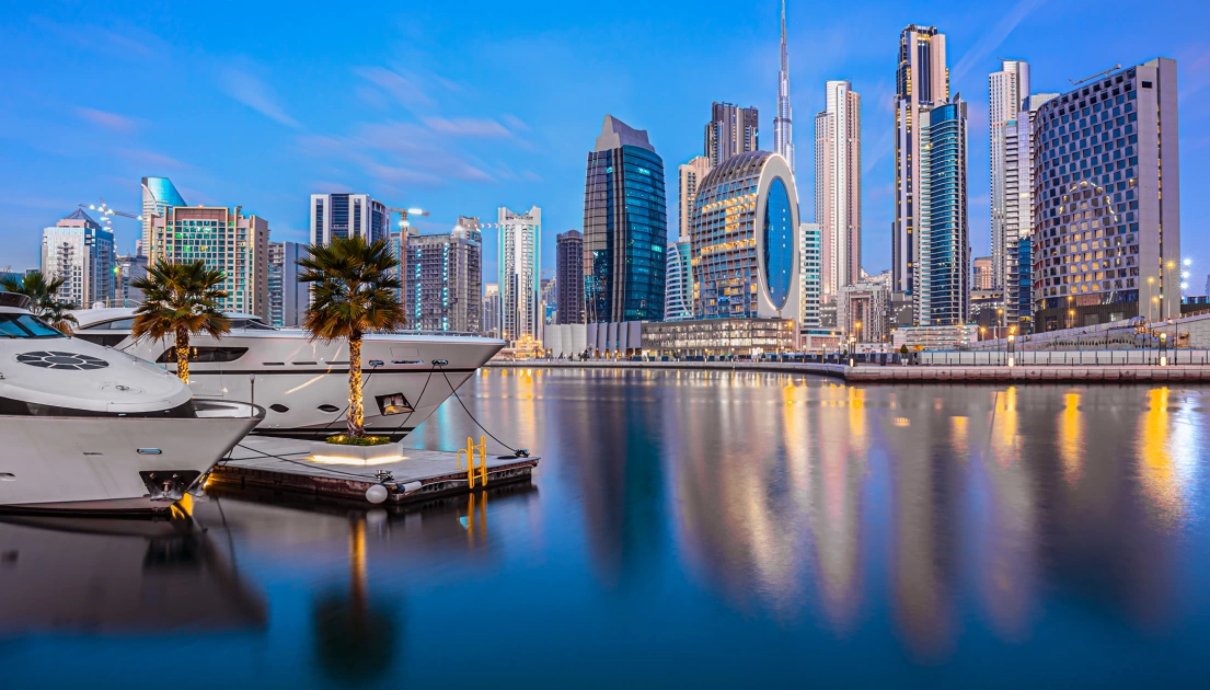 Вид на набережную в Business Bay